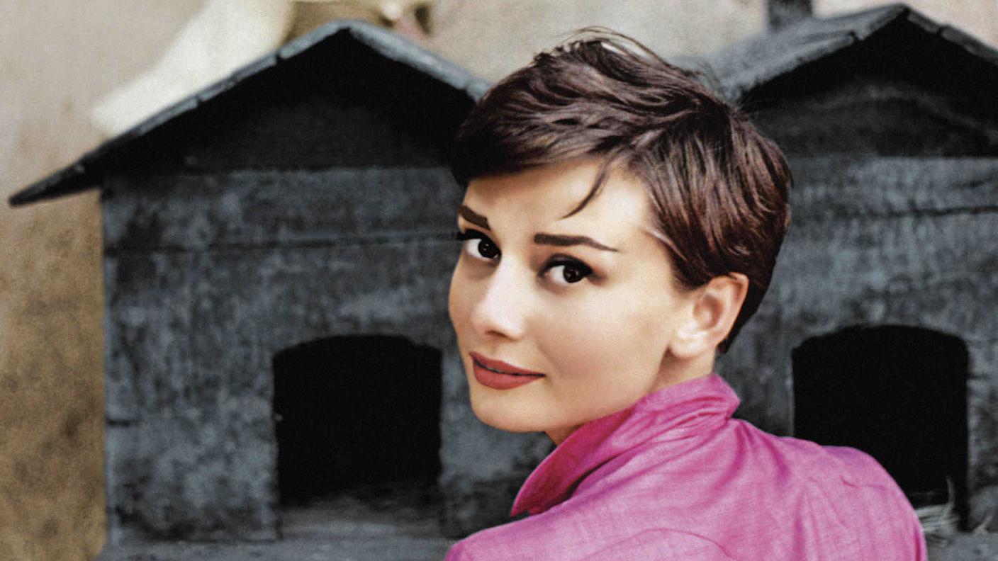L’attrice Audrey Hepburn posa per una copertina di Life, La Vigna, Roma, 1955. © Philippe Halsman Archive 2023.jpg