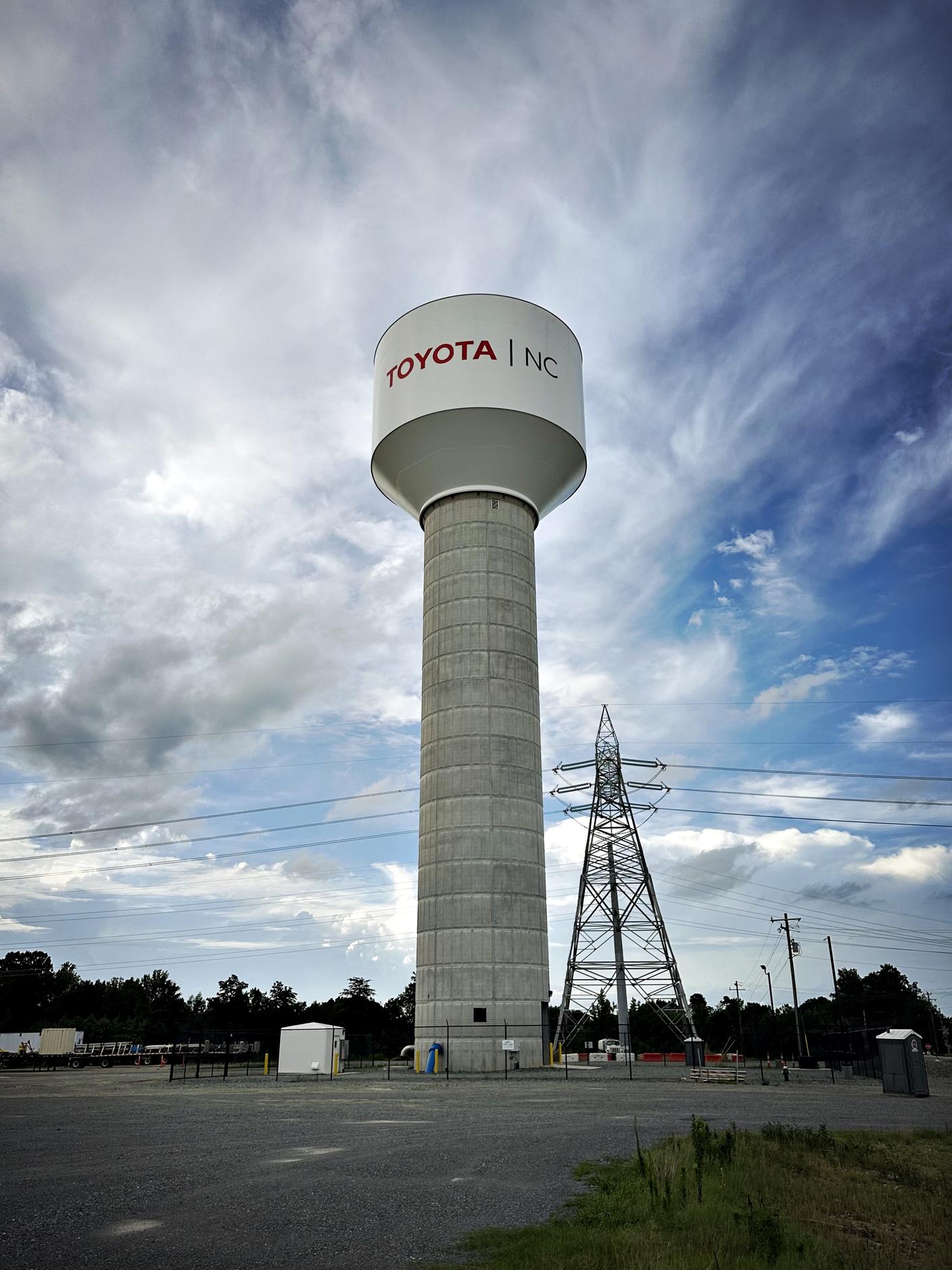 TOYOTA.JPG