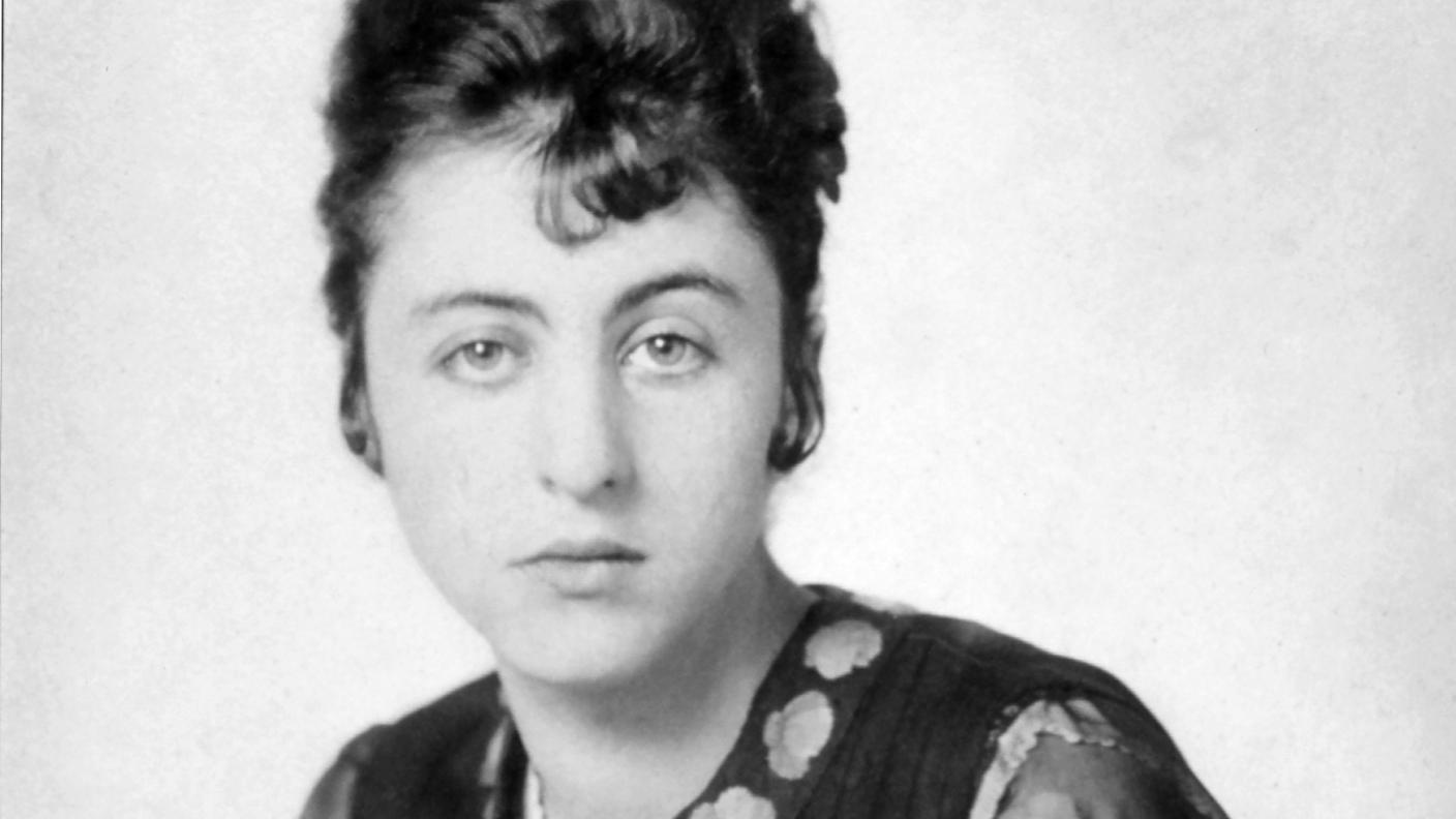 STABL_PA_6005_Bider_Julie_Helene_Bild_60_Portrait_1917.jpg