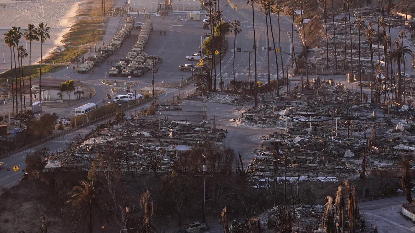 Si aggrava ancora il bilancio dei morti degli incendi a Los Angeles