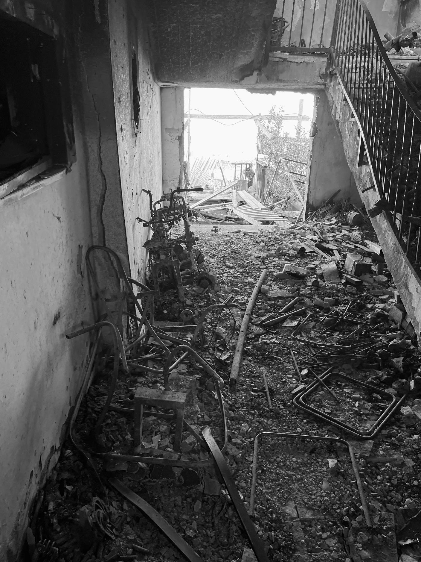 FOTO 2 - Quello che resta della casa di Walid Masharqa, che secondo i suoi vicini è stata bruciata dall'esercito israeliano (Emiliano Bos - RSI) .JPEG