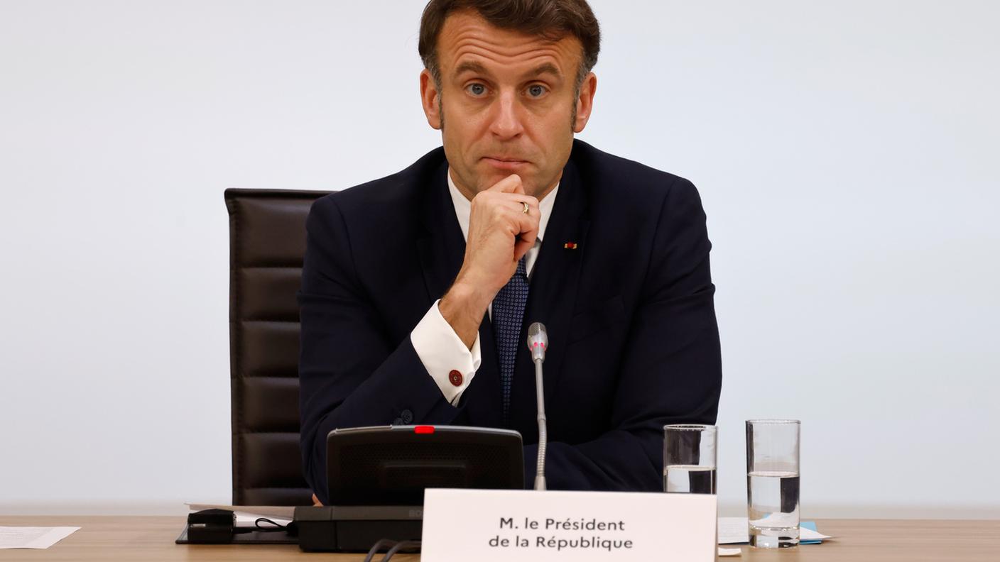 Macron perplesso