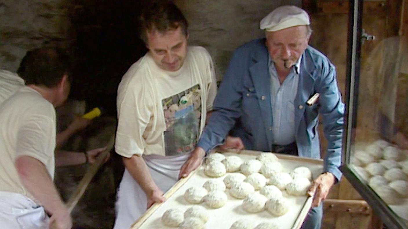 2325106_Il Quotidiano_Antico forno a legna_Pane Walser Blatten Vallese.jpg