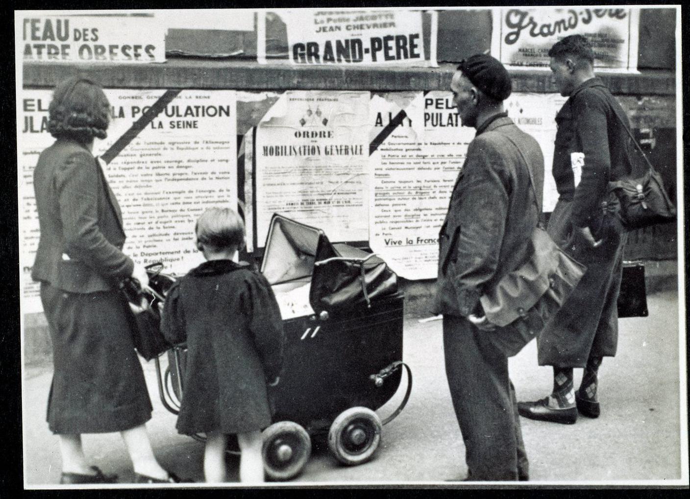 Anonymous_Anonymous_-_Second_World_War_(1939-1945)_Passers-by_read_the_mobilization_posters_in_Septemb_-_(MeisterDrucke-1069524).jpg