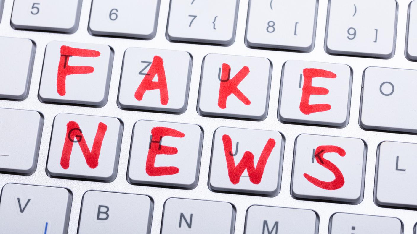 Fake News scritta sul computer.jpg