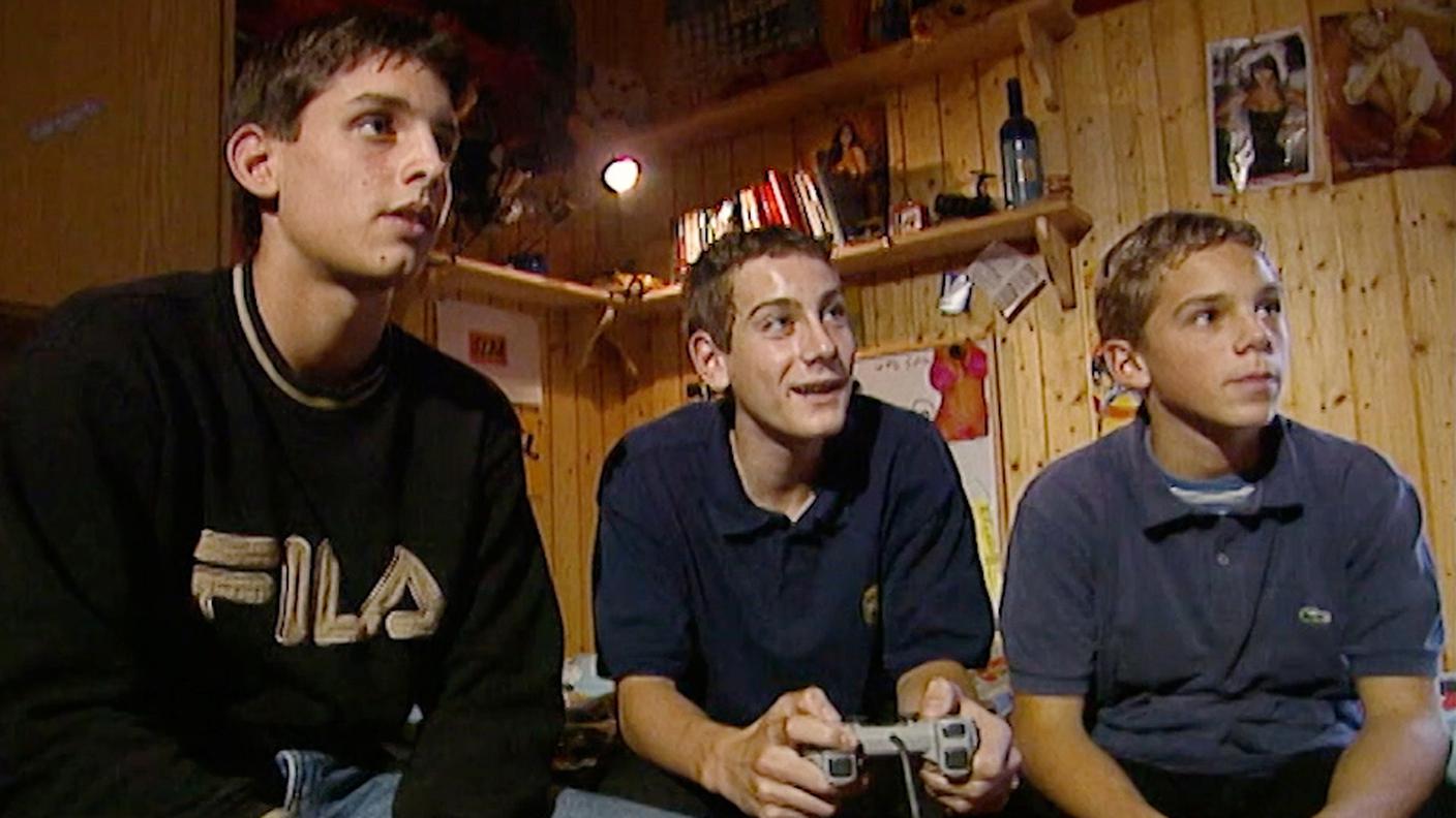 2440896_FAX_Sono solo videogiochi.jpg