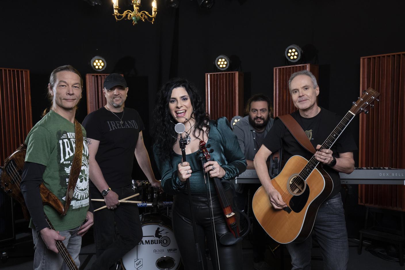 Laralba_con strumenti.JPEG