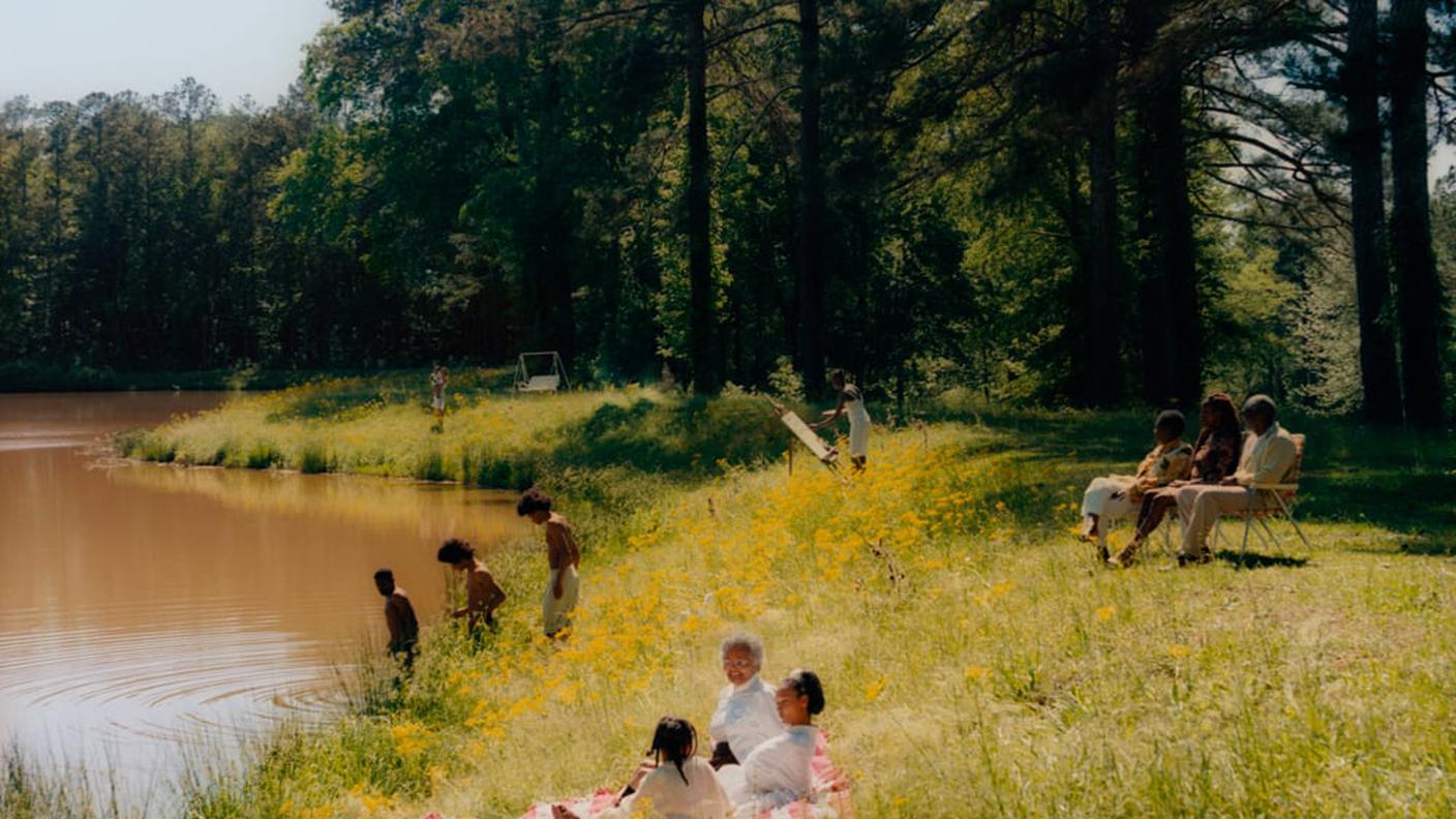 Tyler Mitchell, Riverside Scene, 2021 