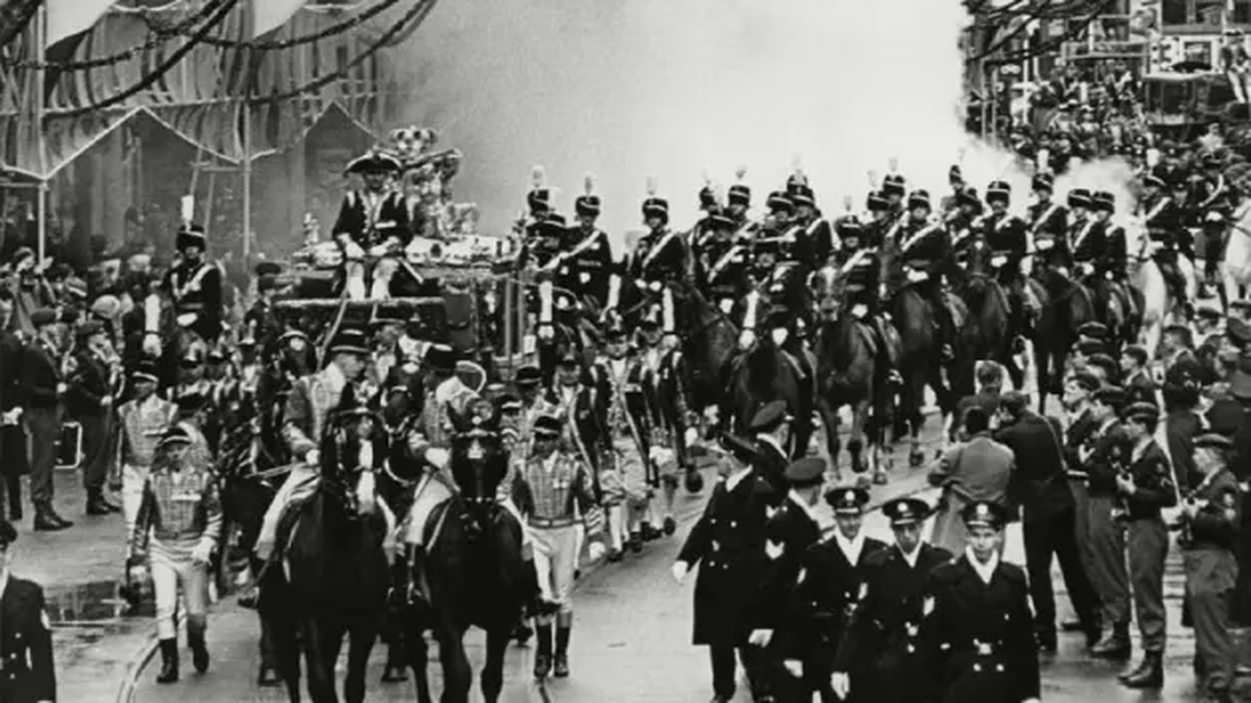 Bombe fumogene lanciate dai Provos contro il corteo nuziale delle principessa d’Olanda