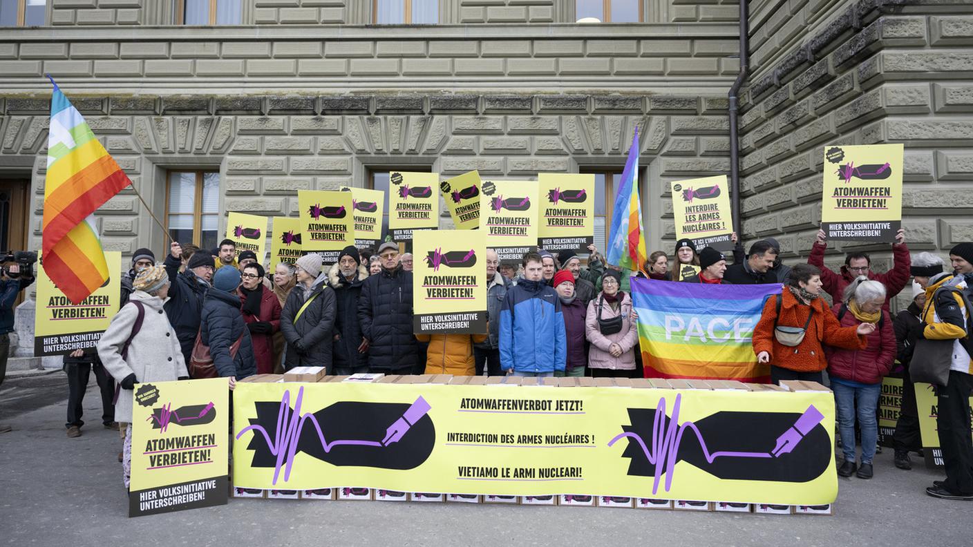 La consegna delle firme martedì a Berna