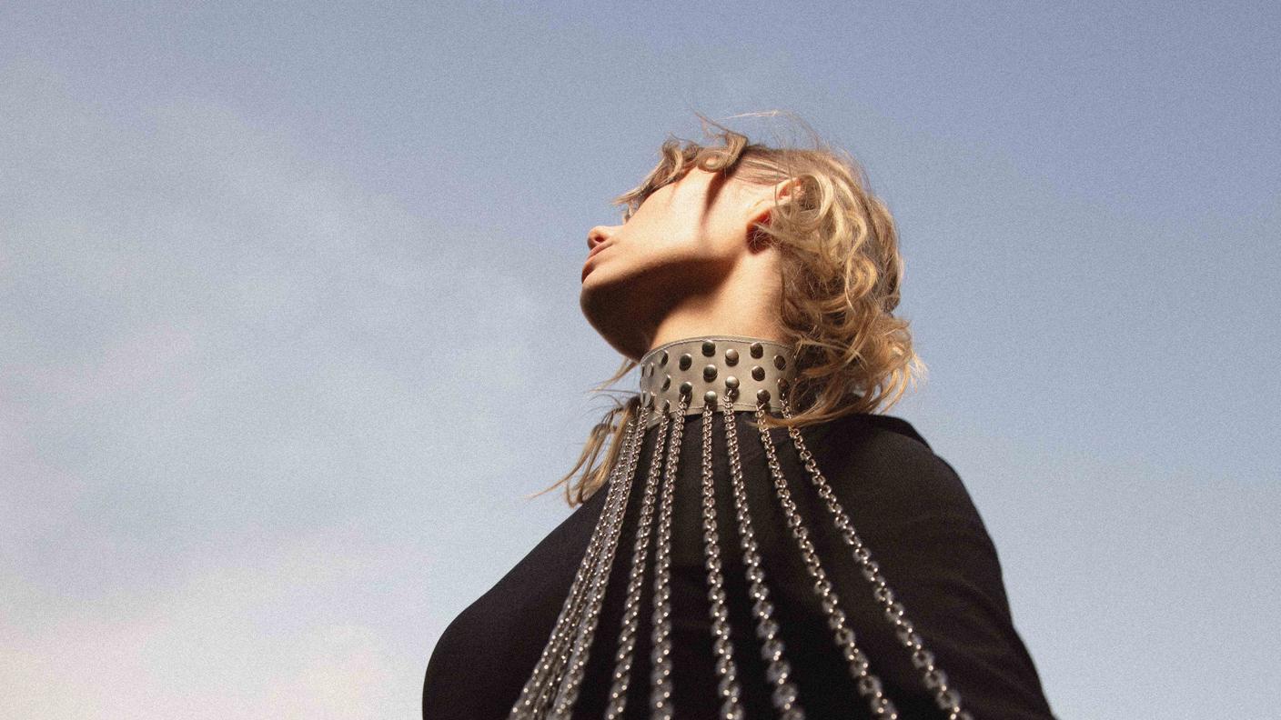 SaintStacy_BeginnerAgain_artwork_PhotoBy Julien Palmilha_web.jpg