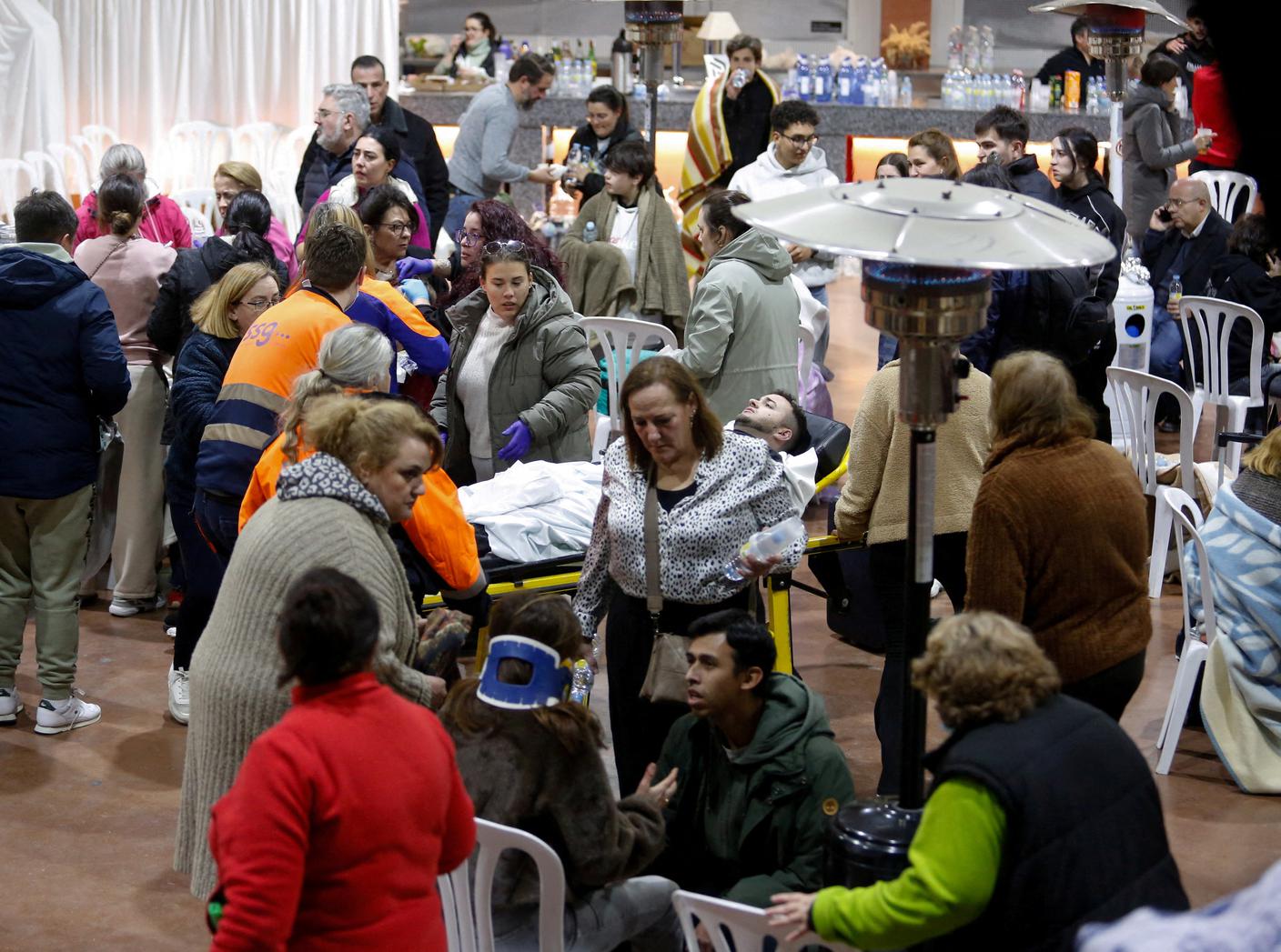 In un centro adibito a primo soccorso dopo lo scontro
