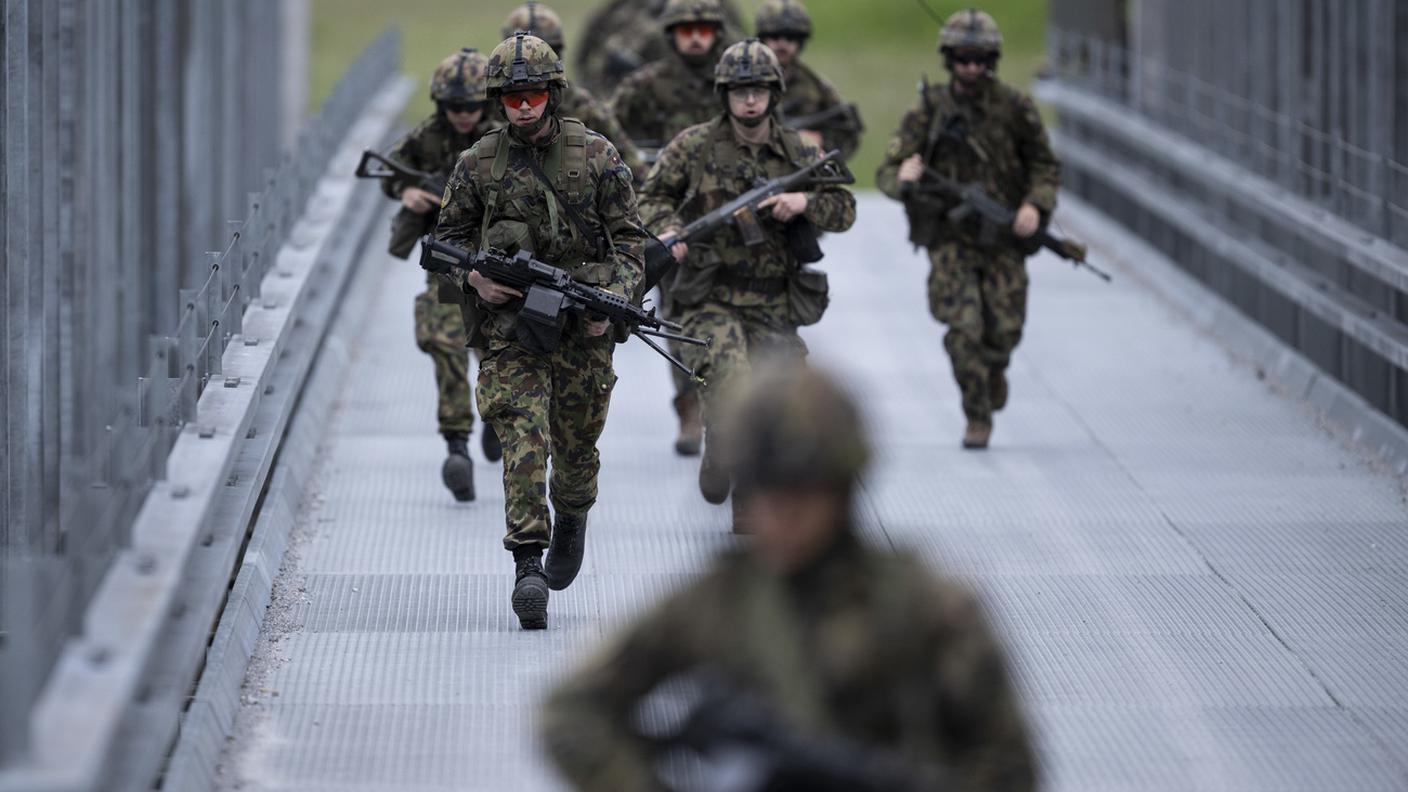 La recluta con la meningite ha costretto i suoi commilitoni a non tornare a casa per il weekend
