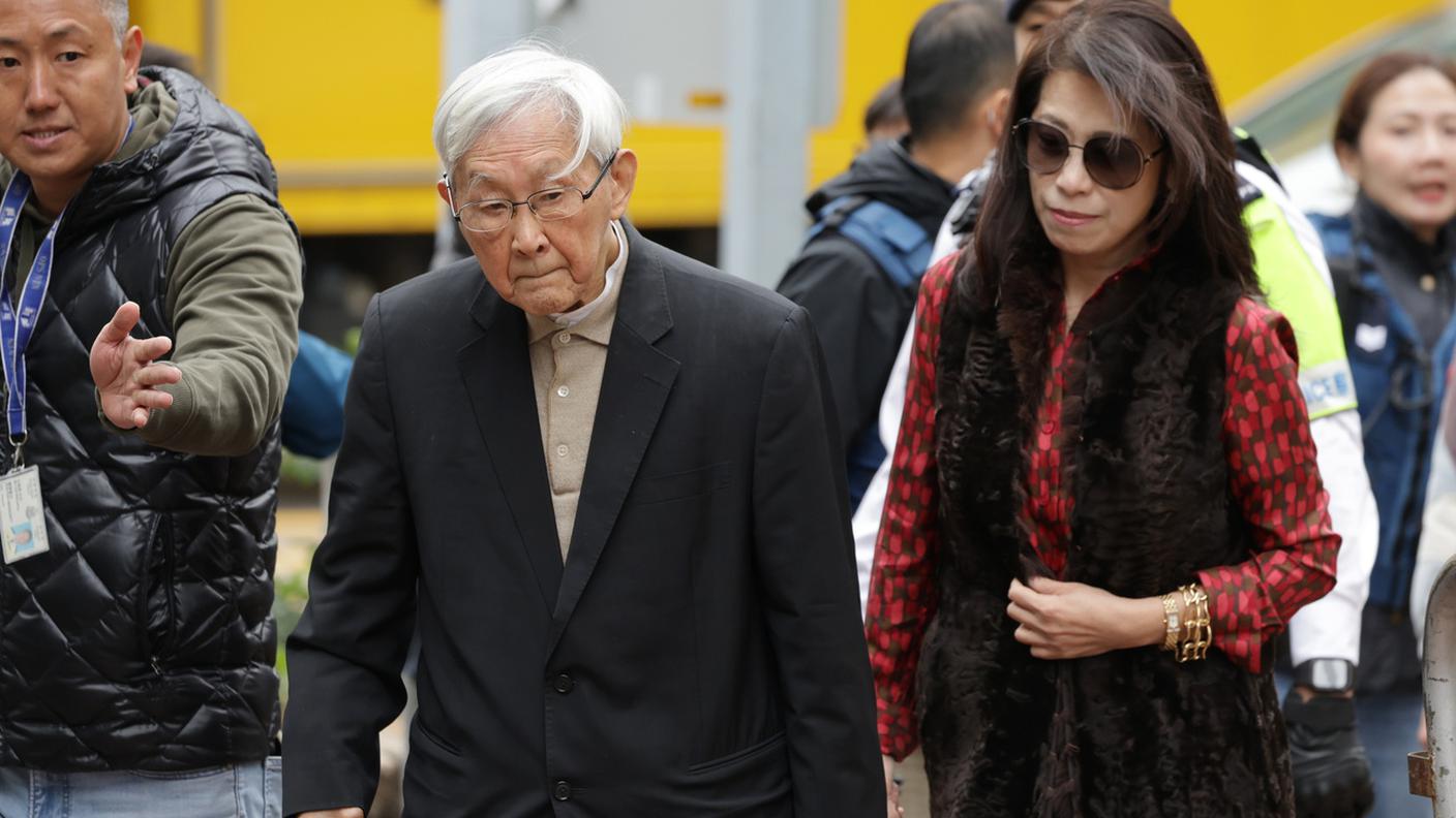 Hong Kong, Jimmy Lai condannato a vent’anni di carcere