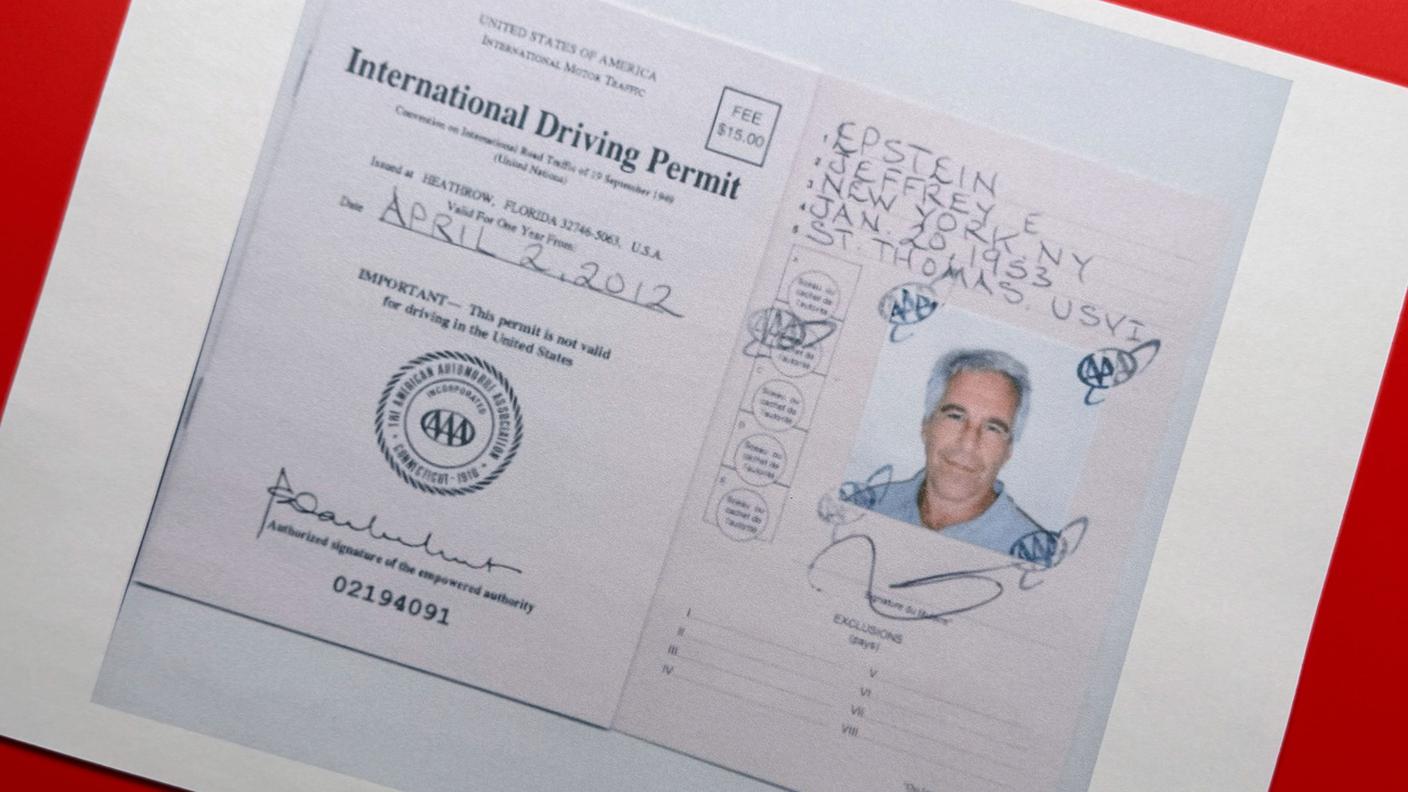 Tra i documenti rilasciati anche la patente internazionale di Epstein