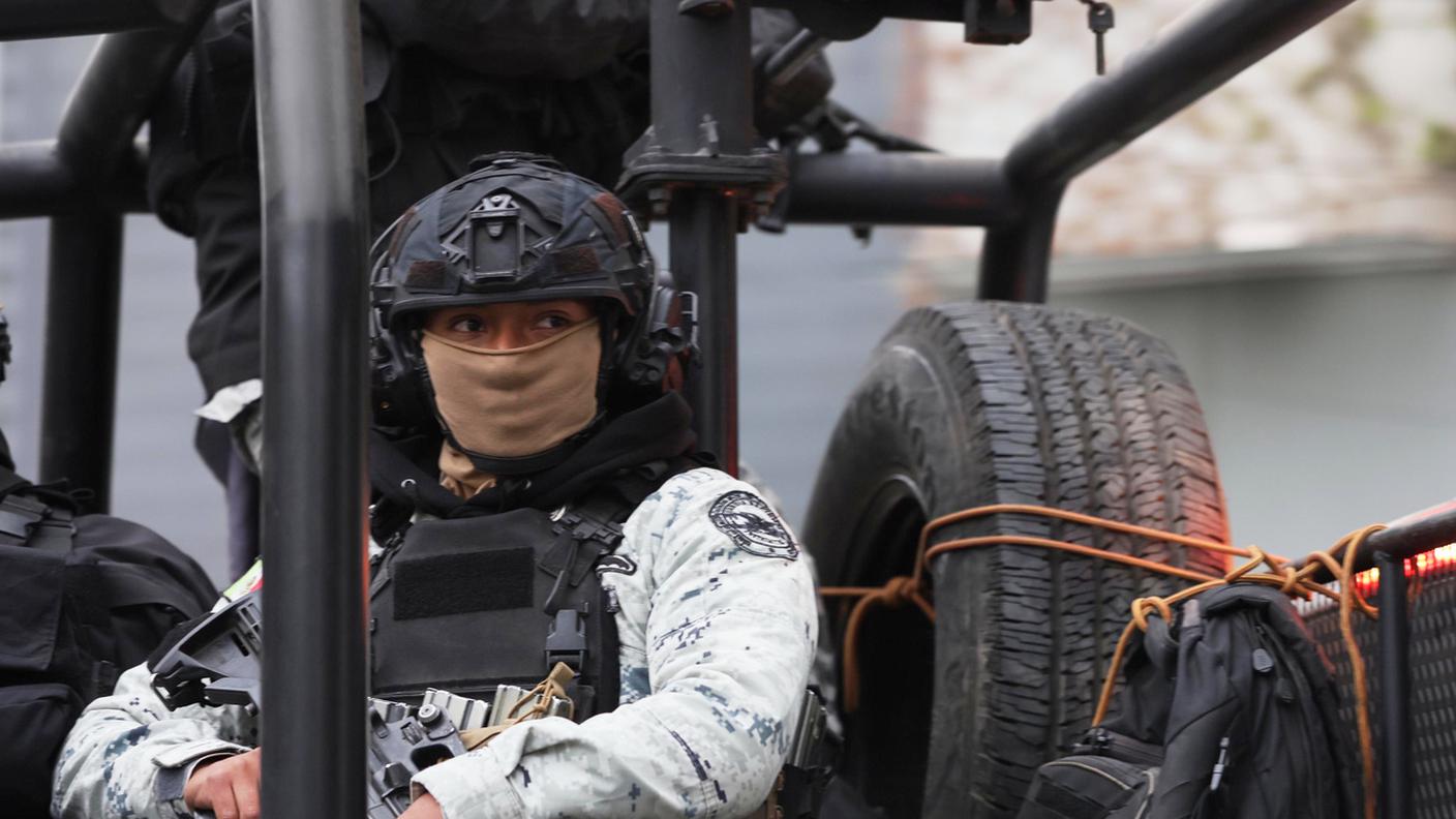 La guardia nazionale presidia la sete della procura generale, dopo l'uccisione de El Mencho