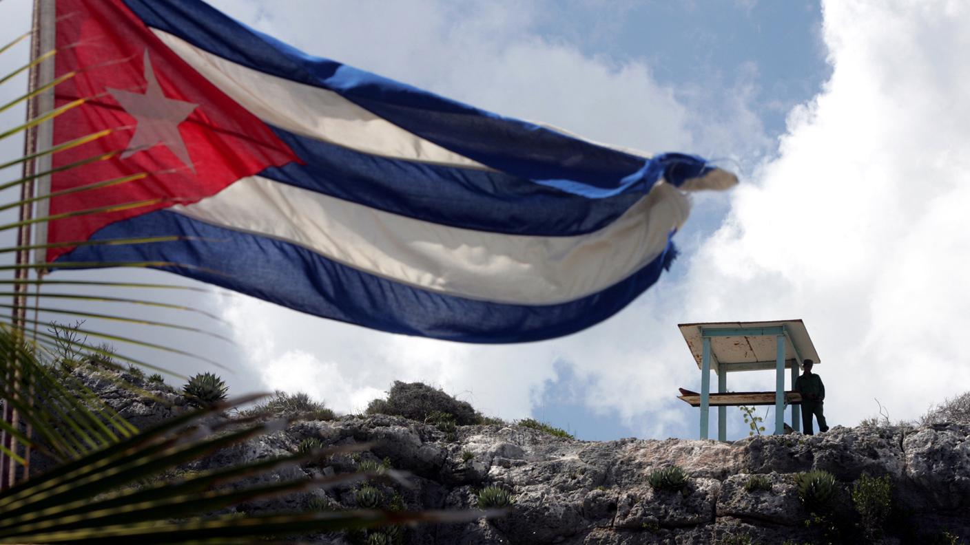 Un milite della guardia costiera cubana in un'immagine d'archivio