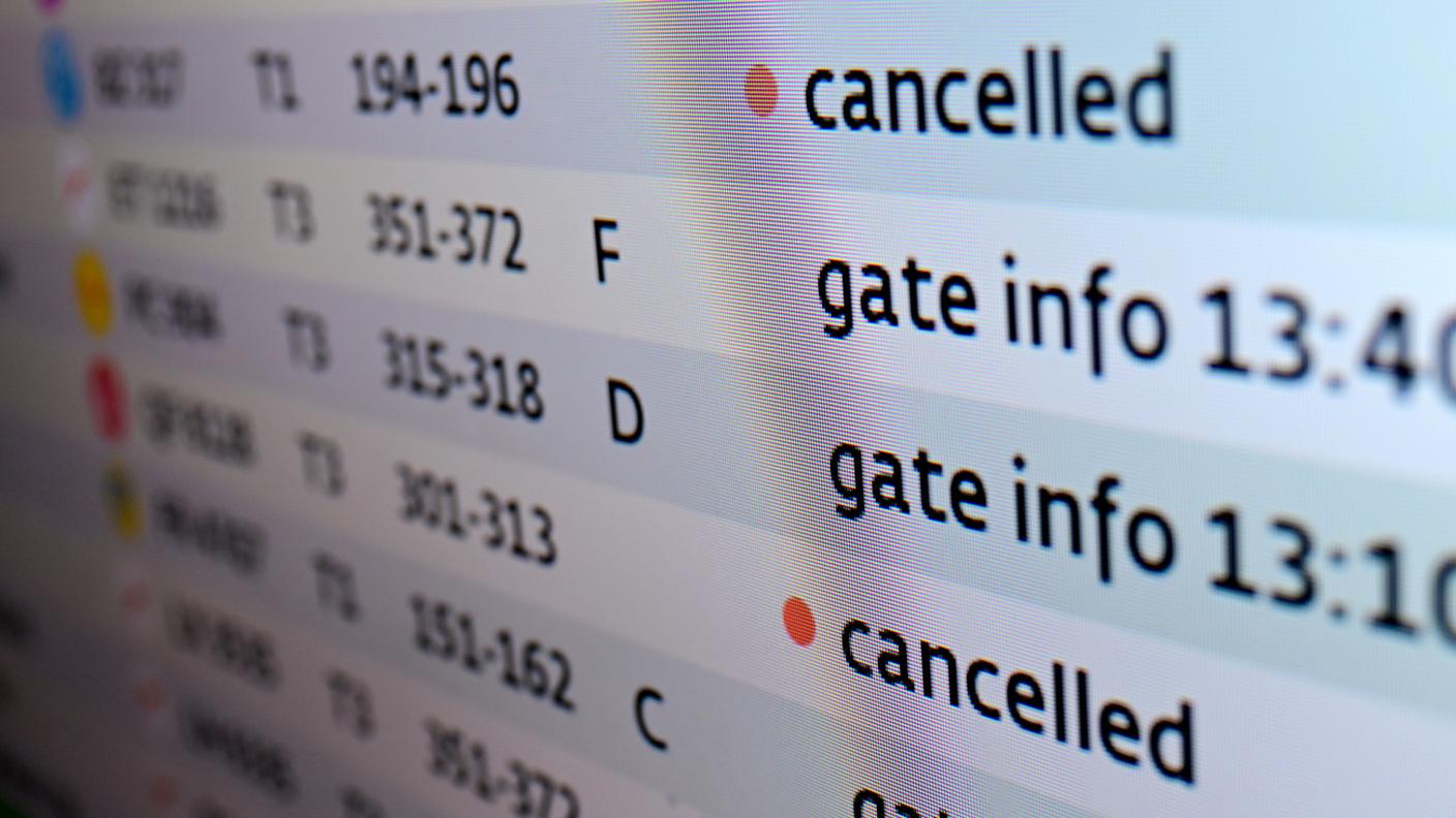 Migliaia di voli cancellati un po' ovunque