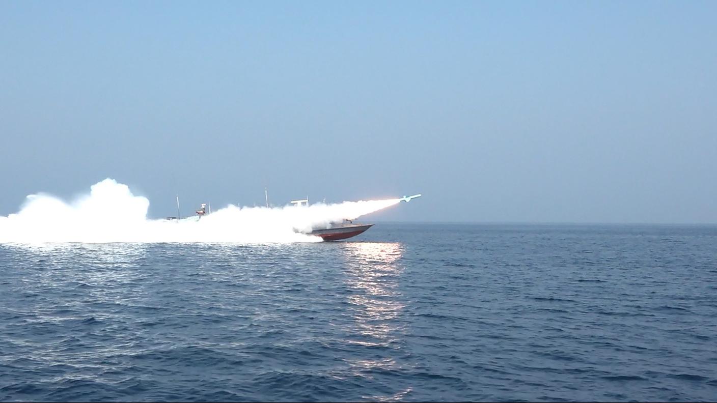 Stretto di Hormuz: un attacco della marina iraniana 