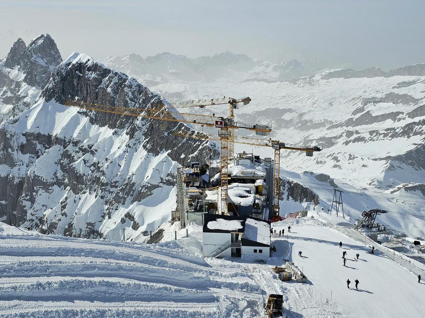 Peak Station, la nuova stazione superiore del Titlis, sostituirà il vecchio impianto risalente agli anni '60 e sarà operativa nella primavera del 2029.
