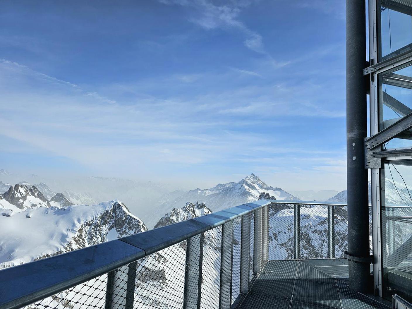 Con i suoi 50 metri di altezza, la Titlis Tower offre una vista a 360 gradi.