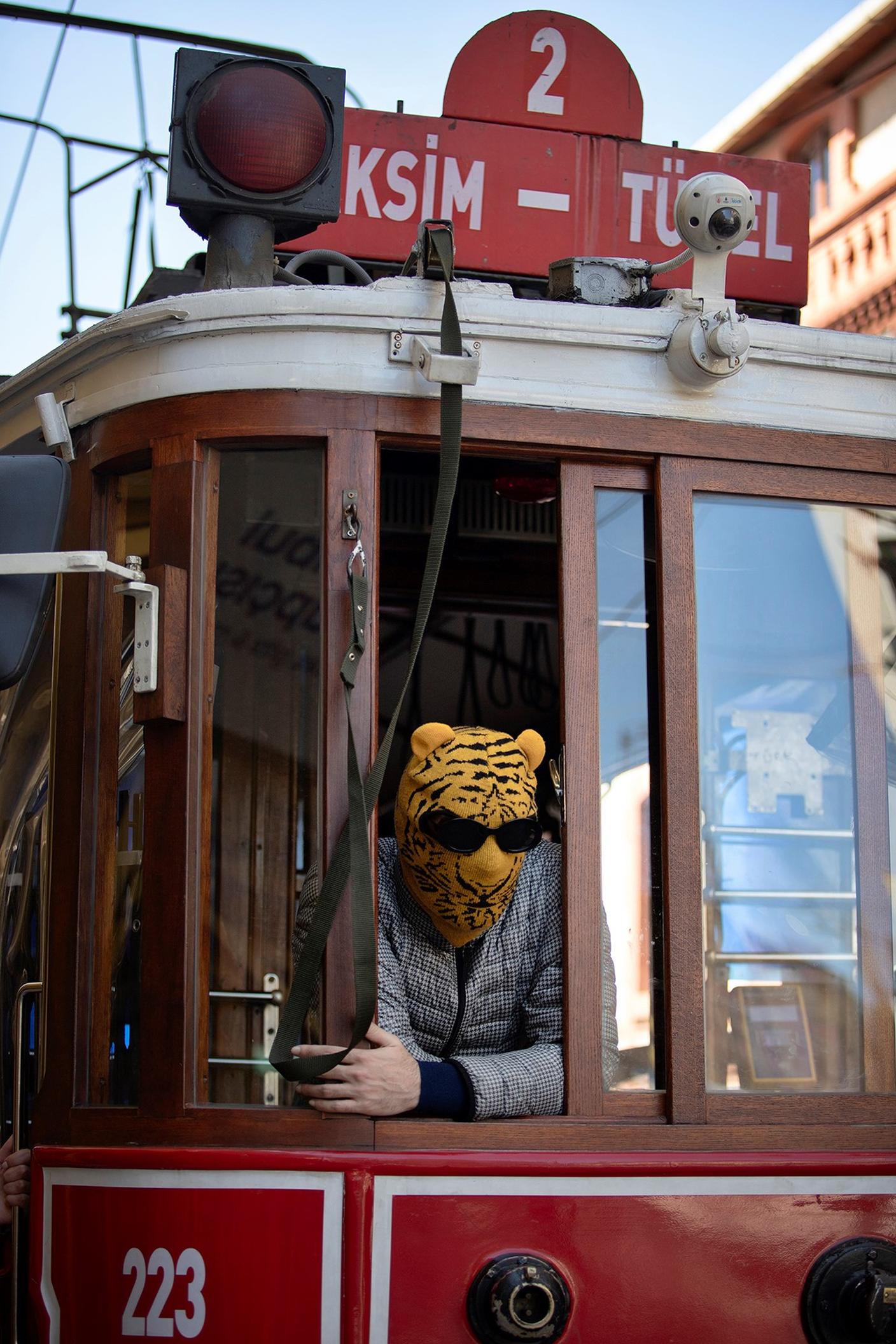 Rend vive oggi a Istanbul, sicuramente più sicura di Teheran e lontana dal clima "tossico" che l'attuale amministrazione americana ha creato negli Stati Uniti, dove è stato per diversi anni.