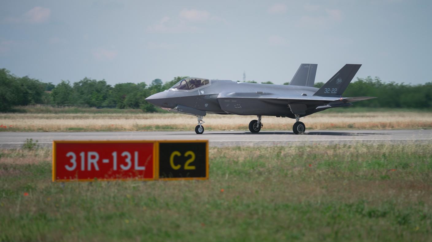 Un F-35 dell'aeronautica italiana a Ghedi, in provincia di Brescia