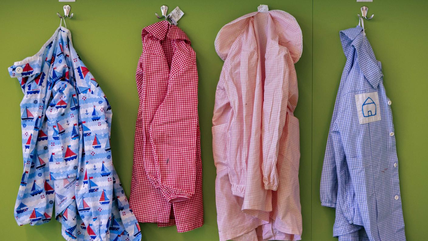 Grembiuli dei bambini della scuola dell'infanzia