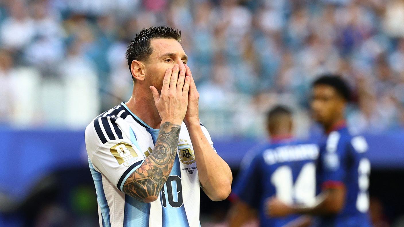 2026-07-03T221741Z_1220949375_UP1EM731PXGO6_RTRMADP_3_SOCCER-WORLDCUP-ARG-CPV.JPG