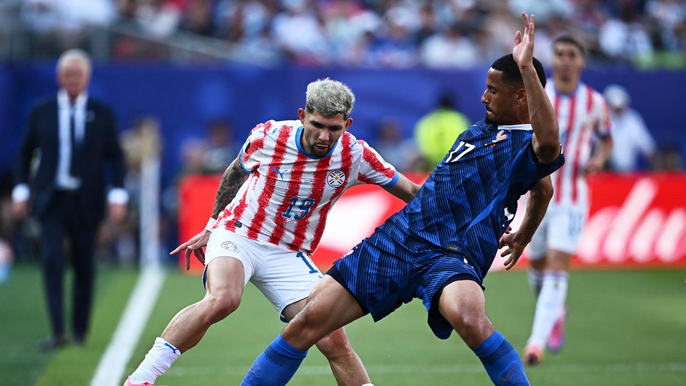 2026-07-04T211639Z_553752676_UP1EM741N3PWA_RTRMADP_3_SOCCER-WORLDCUP-PRY-FRA.JPG