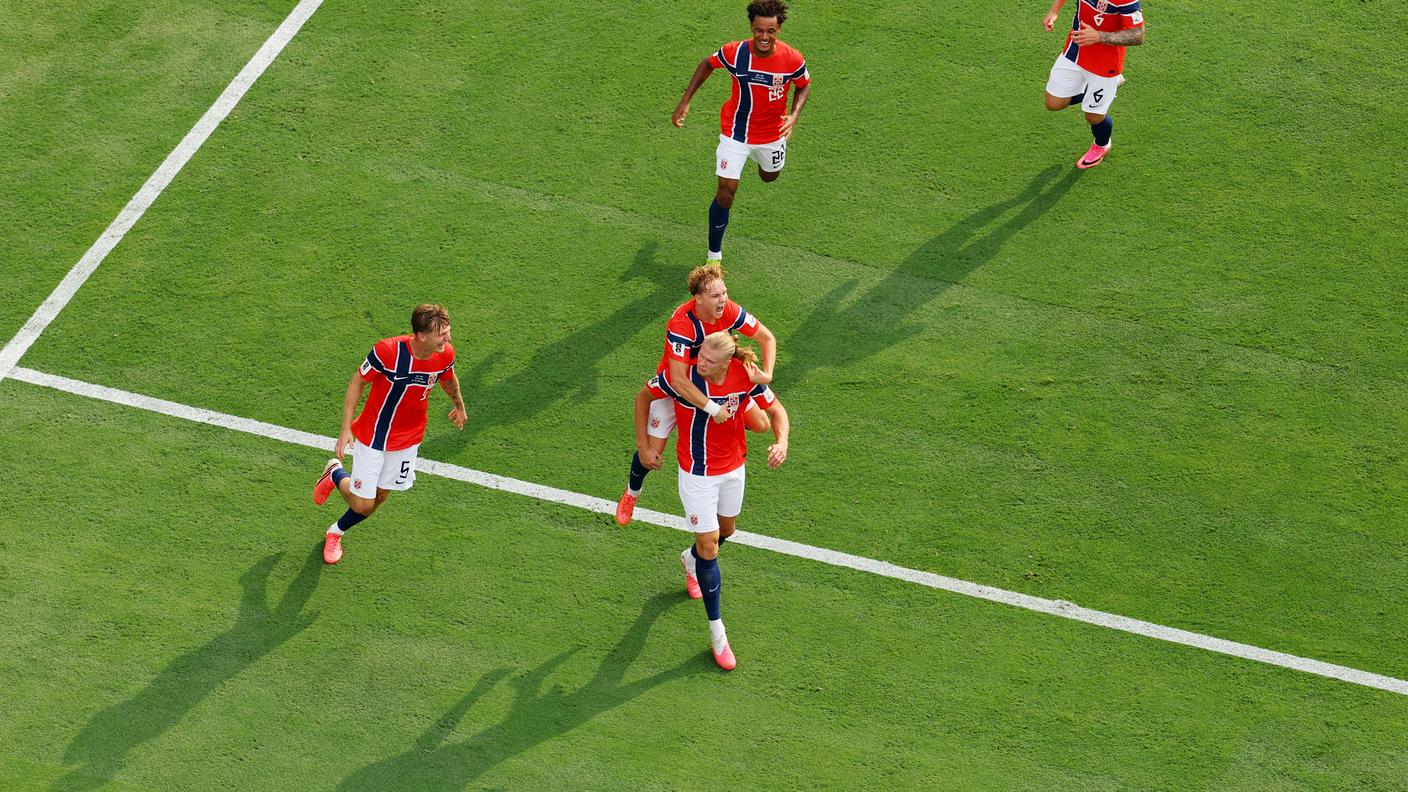 2026-07-05T214901Z_1465383715_UP1EM751OLNN1_RTRMADP_3_SOCCER-WORLDCUP-BRA-NOR.JPG