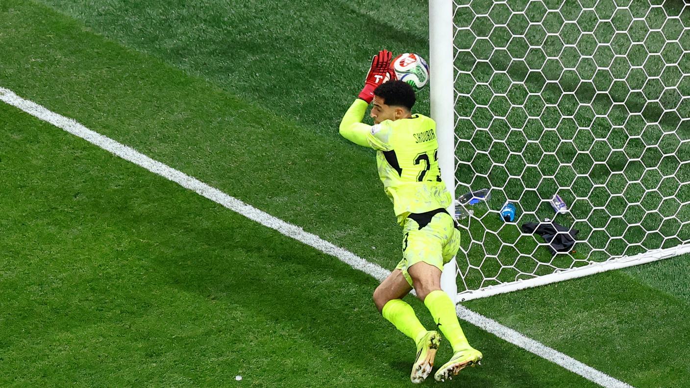 2026-07-07T163429Z_180491274_UP1EM771A1FKP_RTRMADP_3_SOCCER-WORLDCUP-ARG-EGY.JPG