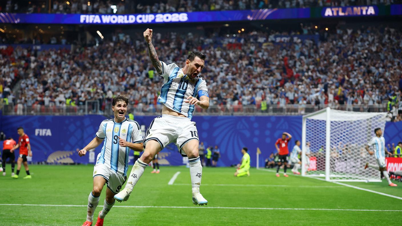 2026-07-07T174858Z_1771081604_UP1EM771DHLVN_RTRMADP_3_SOCCER-WORLDCUP-ARG-EGY.JPG