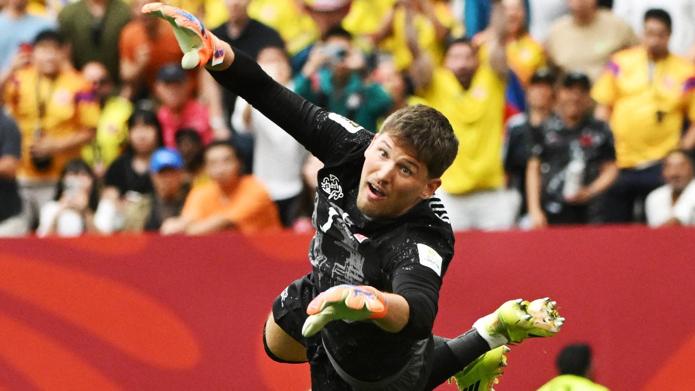 2026-07-07T202247Z_368309926_UP1EM771KLYCV_RTRMADP_3_SOCCER-WORLDCUP-SWI-COL.JPG