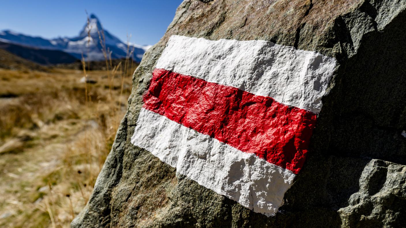 Bianco-rosso-bianco per i sentieri di montagna (T2-T3)