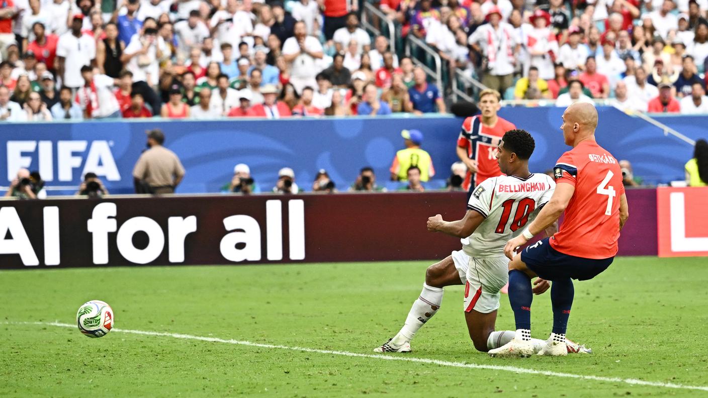 2026-07-11T231150Z_887180051_UP1EM7B1SFP6B_RTRMADP_3_SOCCER-WORLDCUP-NOR-ENG.JPG