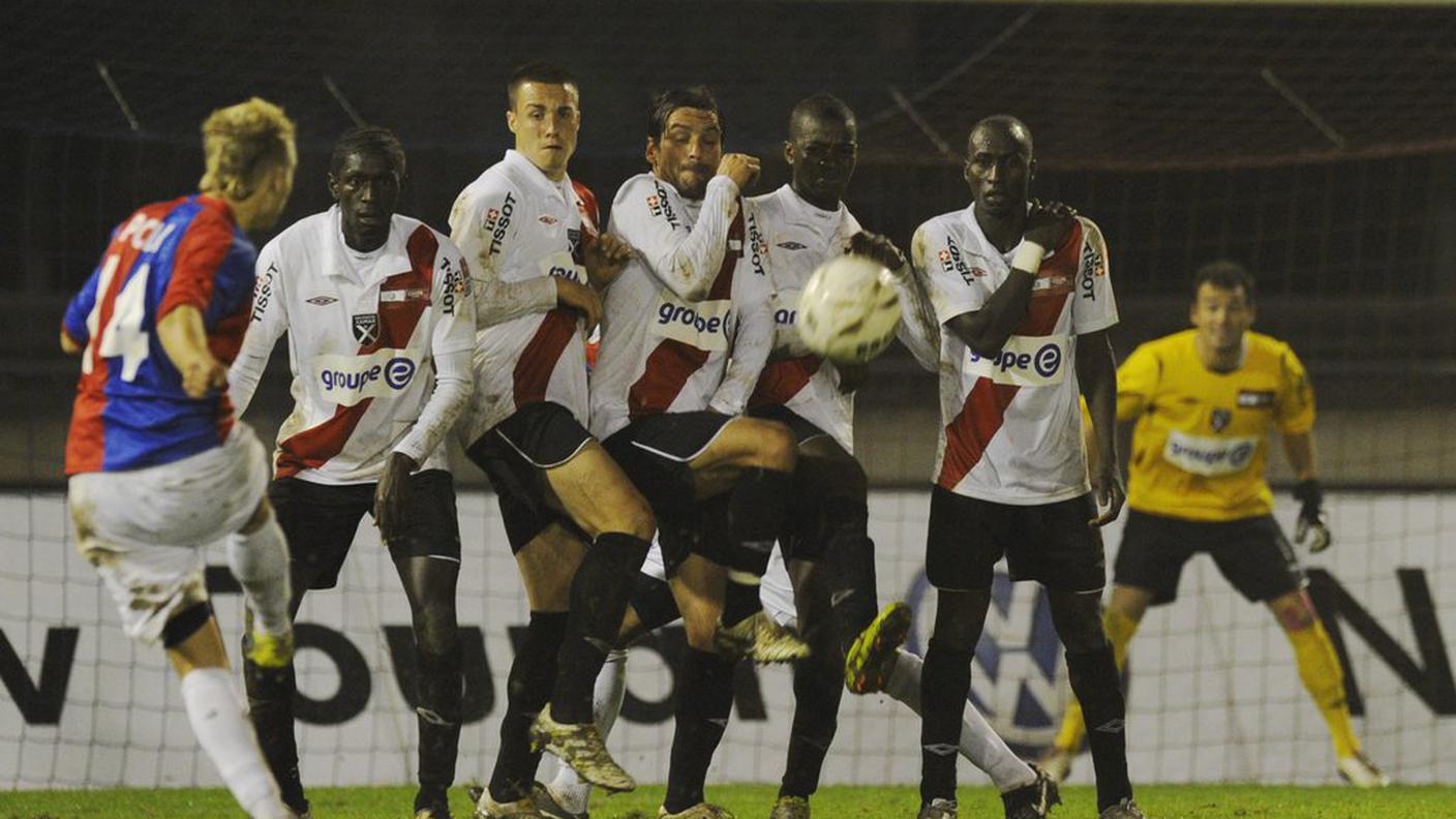 Carlo Polli con la maglia del Chiasso