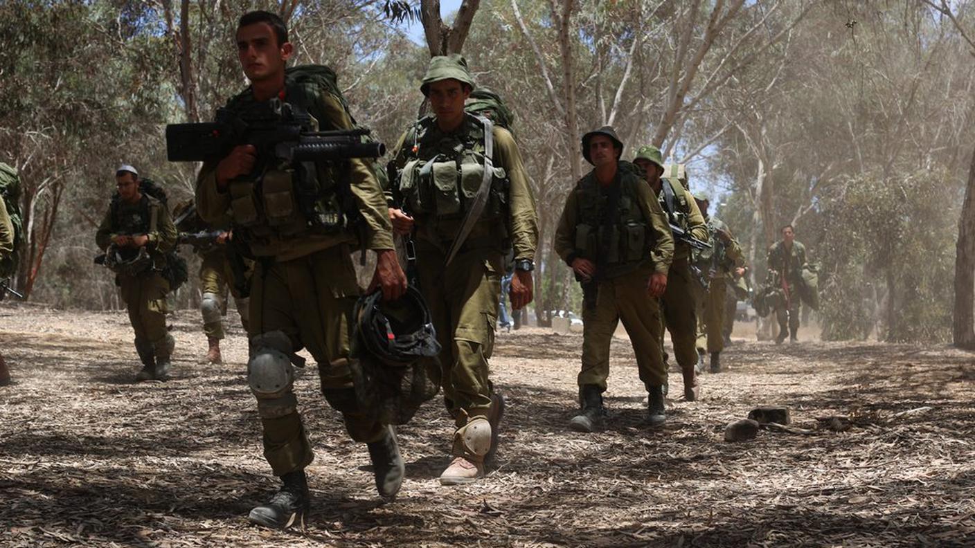 Fanteria israeliana al confine con la Striscia di Gaza
