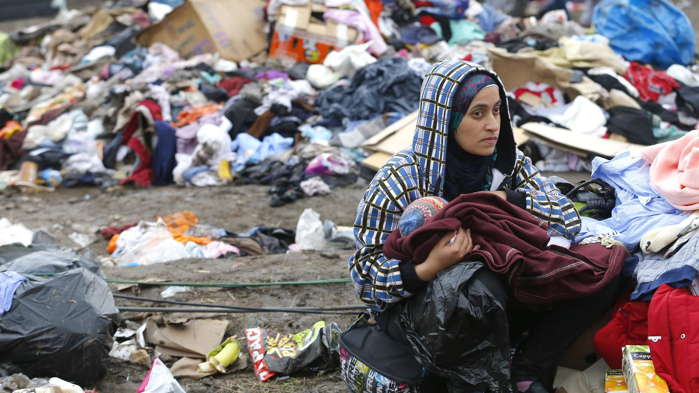 Al centro di accoglienza di Roszke