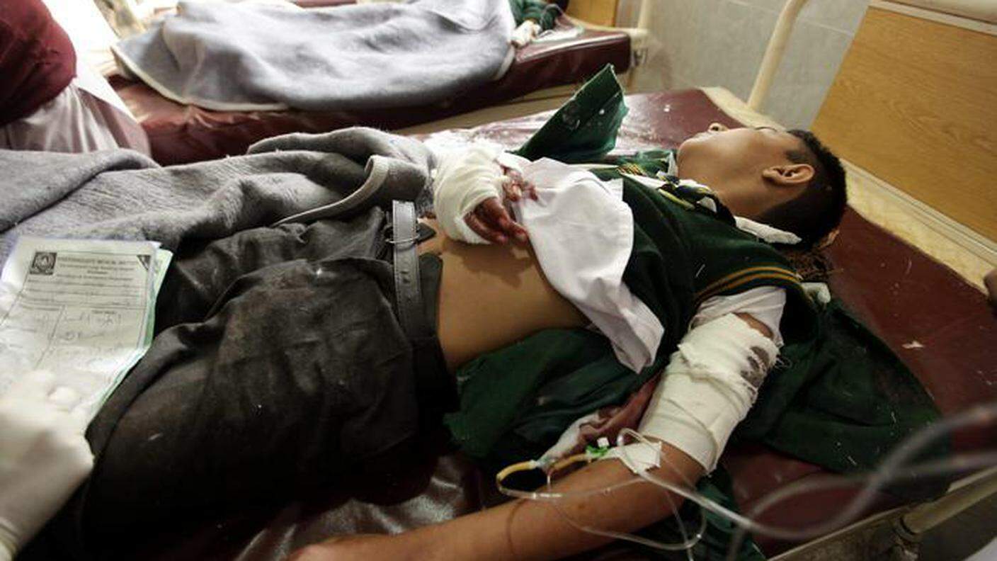 Strage in una scuola militare in Pakistan: un bambino ferito