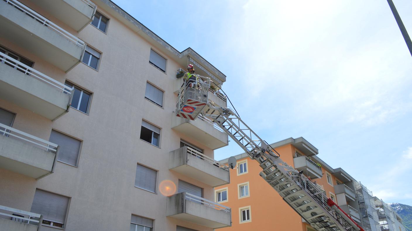 Incendio a Locarno giovedì 8 maggio (Rescue Media) 03.jpg