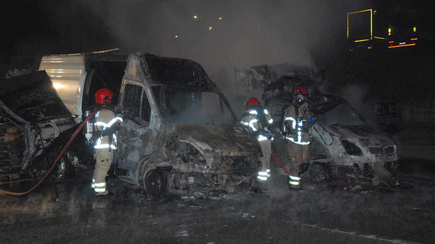 Si indaga sulle cause dell'incendio