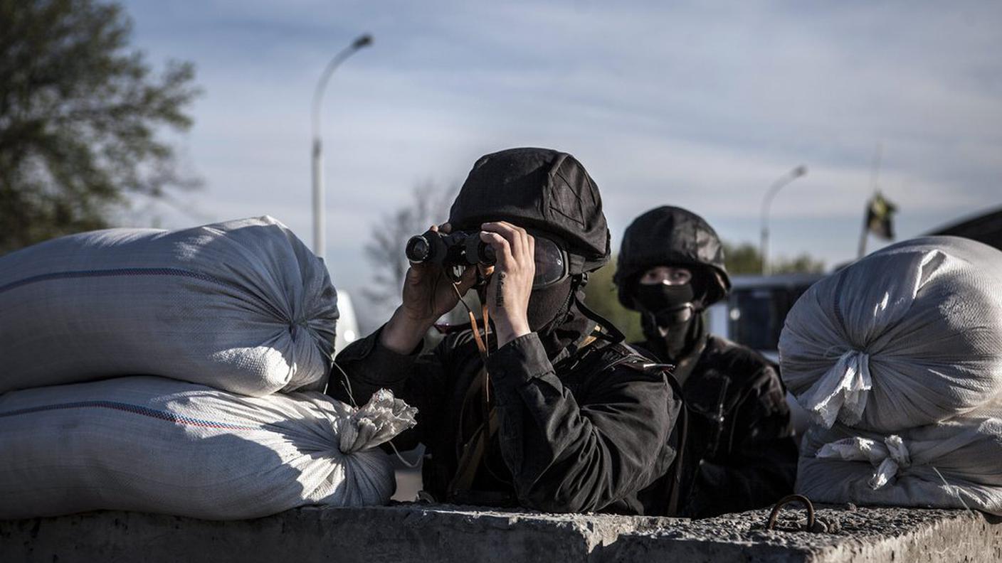 Soldati ucraini ad un posto di blocco