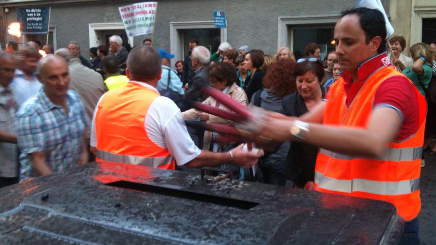 Diverse centinaia di persone hanno partecipato alla manifestazione