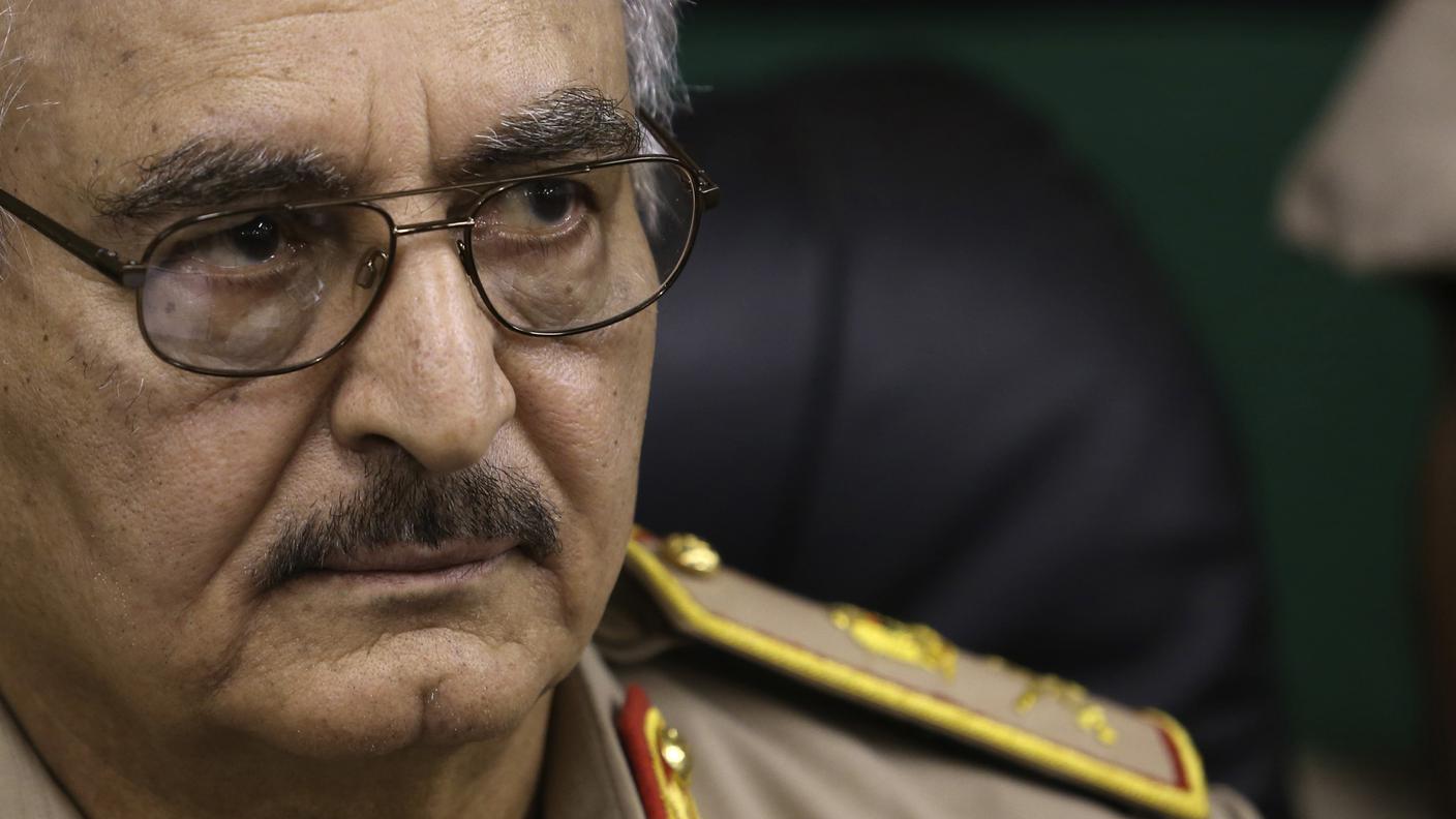 Il capo dell'offensiva anti-terrorista in Cirenaica, generale Khalifa Haftar