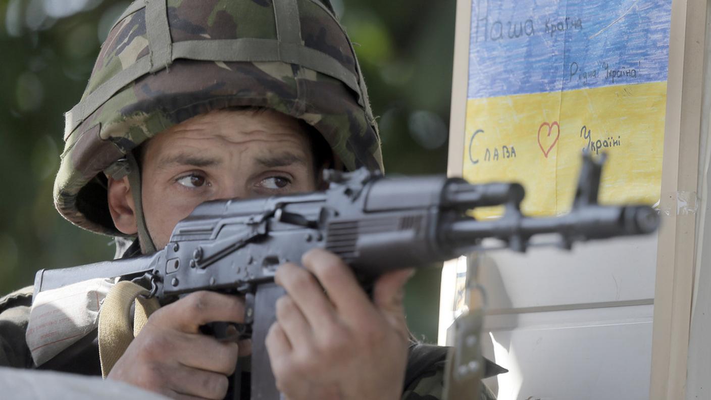 Un soldato di Kiev pronto alla battaglia