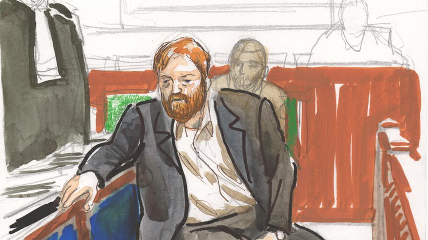 L'accusato ritratto in aula durante il processo