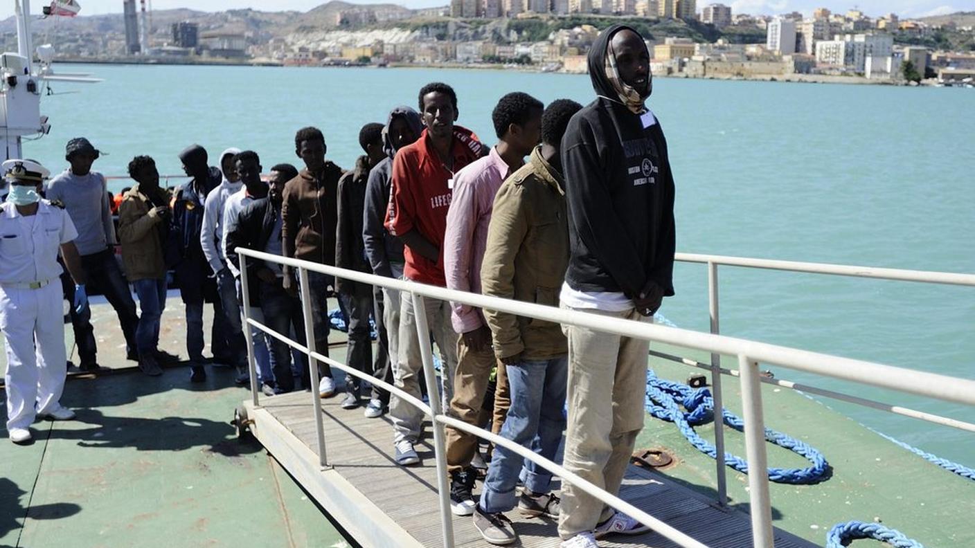 Uno sbarco a Porto Empedocle a fine maggio