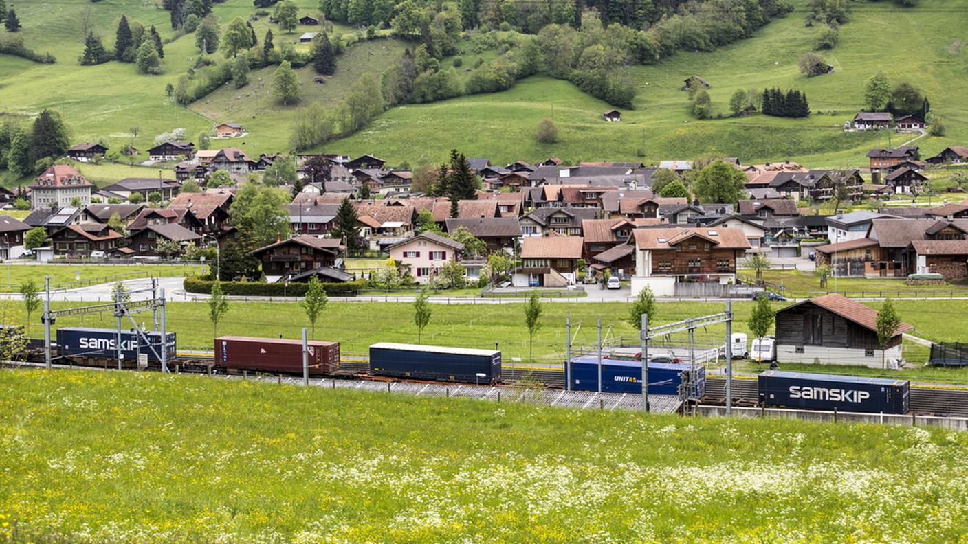 Un treno merci la causa del disagio