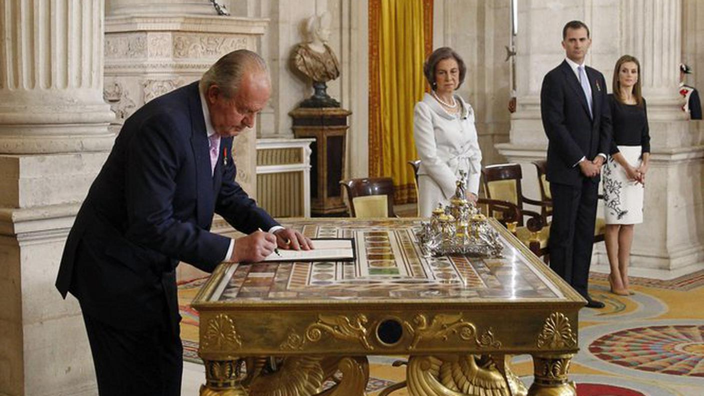 Il momento della firma